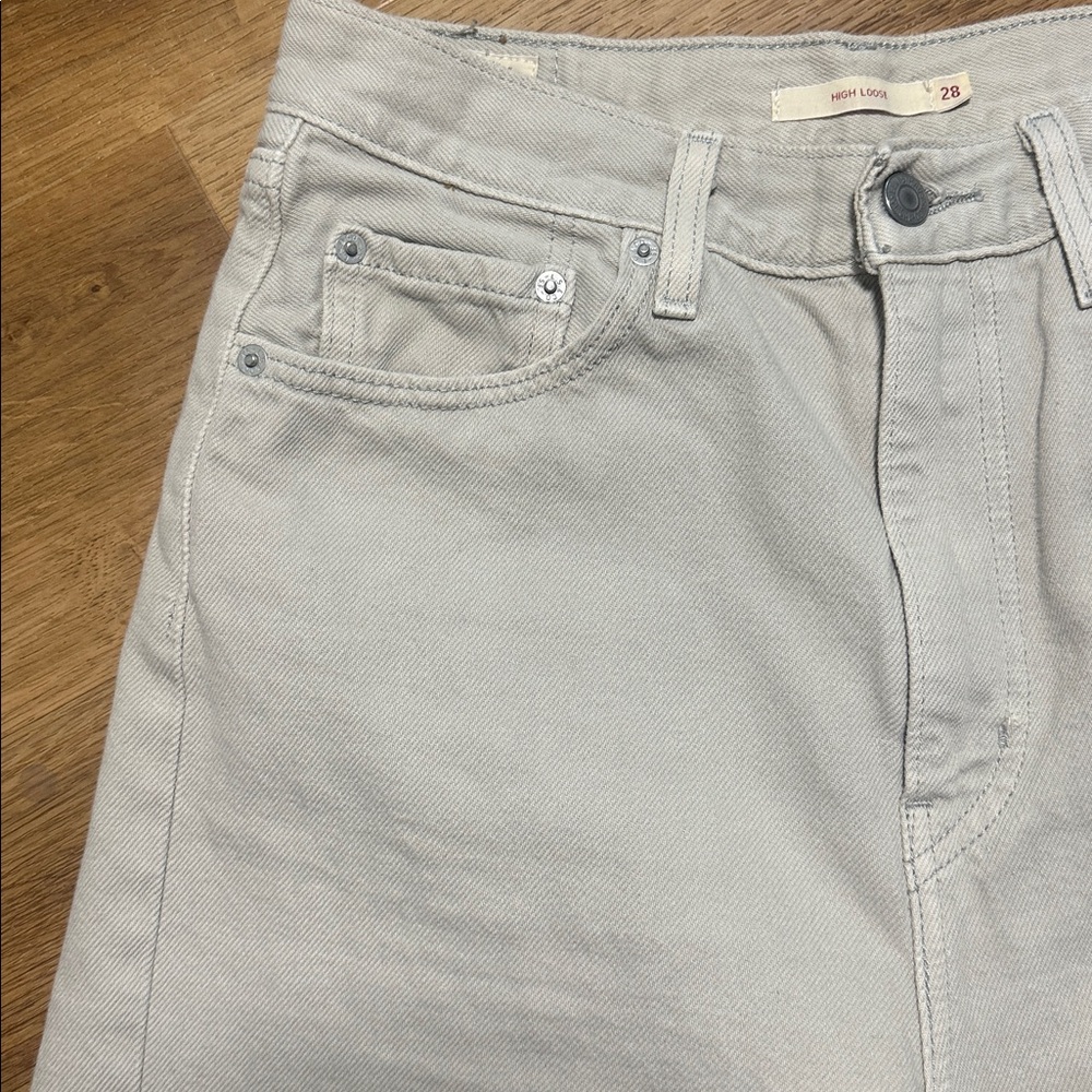 Levi's Women's High Loose Jeans in Mushrooms Grey Size 28‎ - Picture 3 of 8